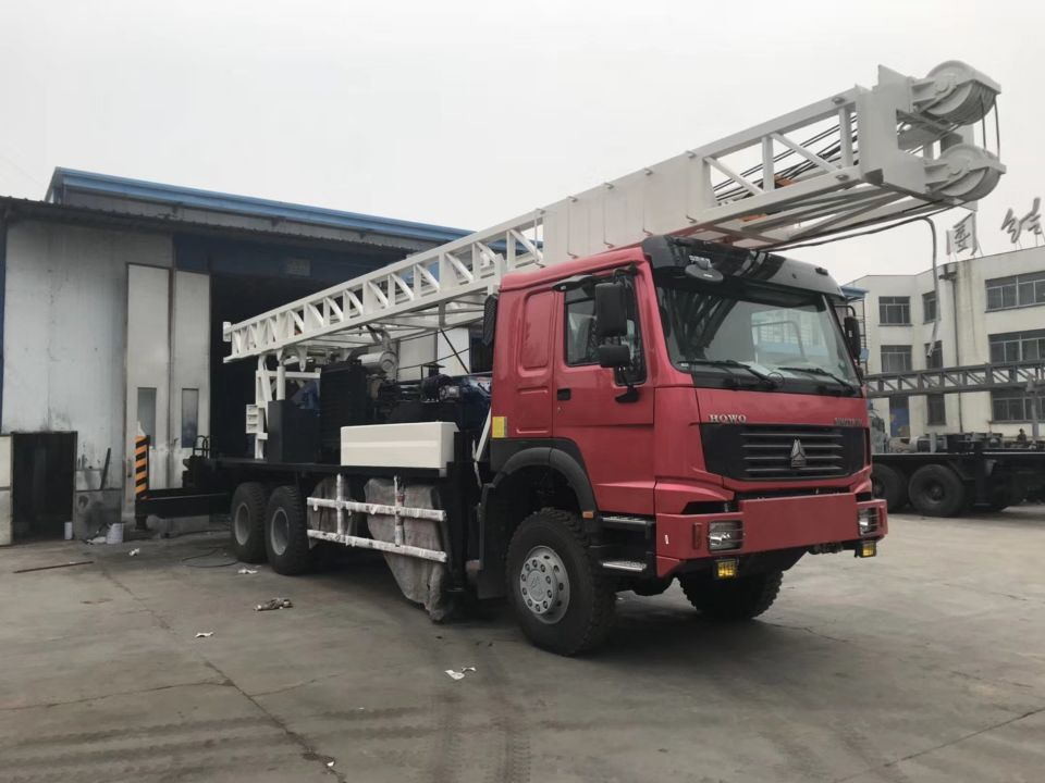 BZC400CHW Truck Mounted Water Well Drilling Rig 400m Drilling Depth SINOTRUK Chassis